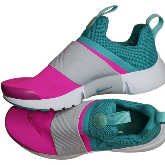 Nike Turturro and Pink Pull On Sneakers - Picture 1 of 2